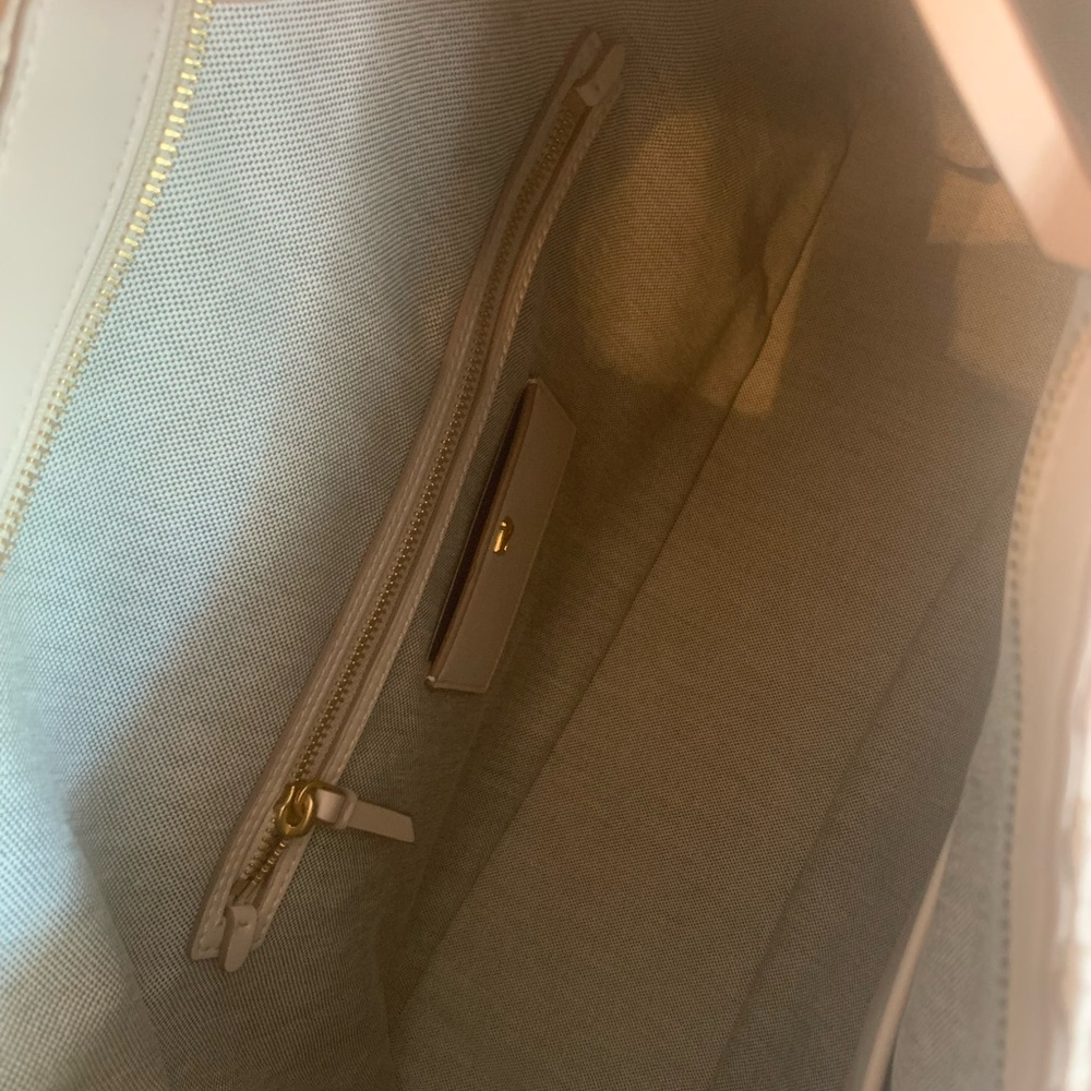 DONNA KARAN BELLMORE XL HOBO BAG - Picture 9 of 13